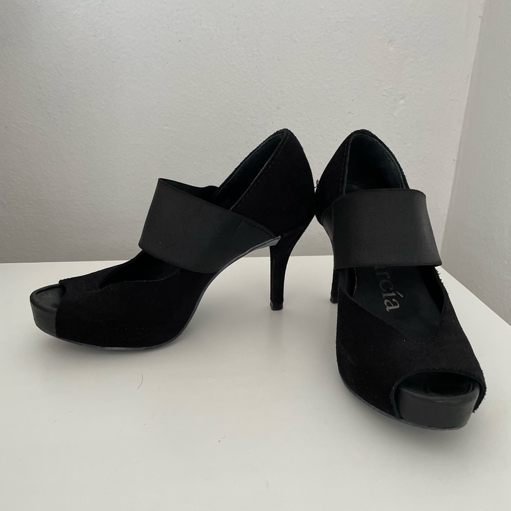 Pedro Garcia Black Wide Strap Heels 6
